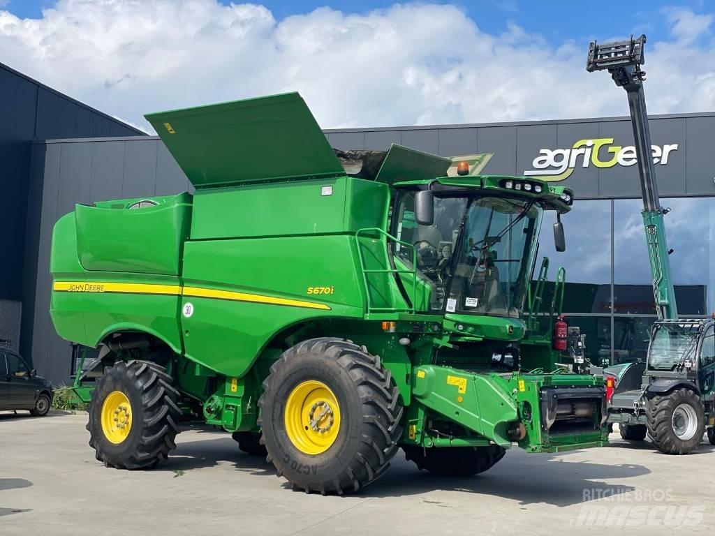 John Deere S670 4x4 Combine harvesters