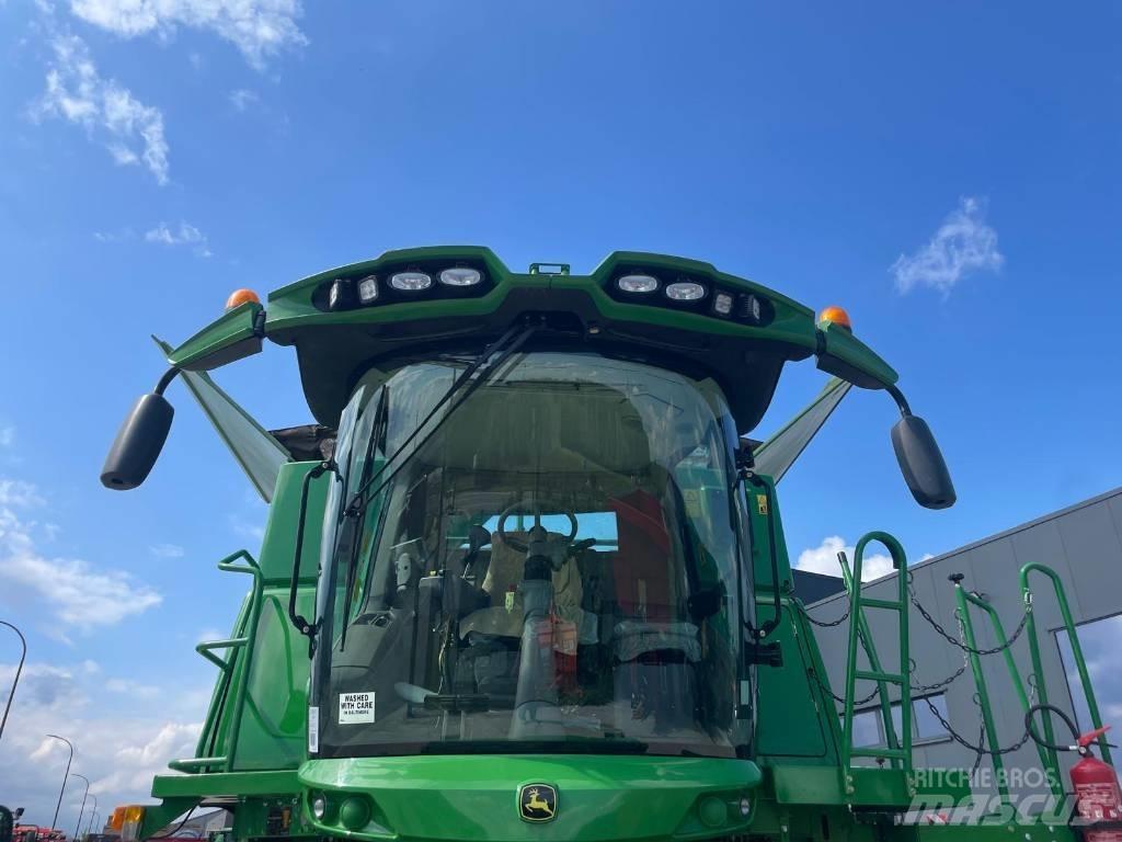 John Deere S670 4x4 Combine harvesters