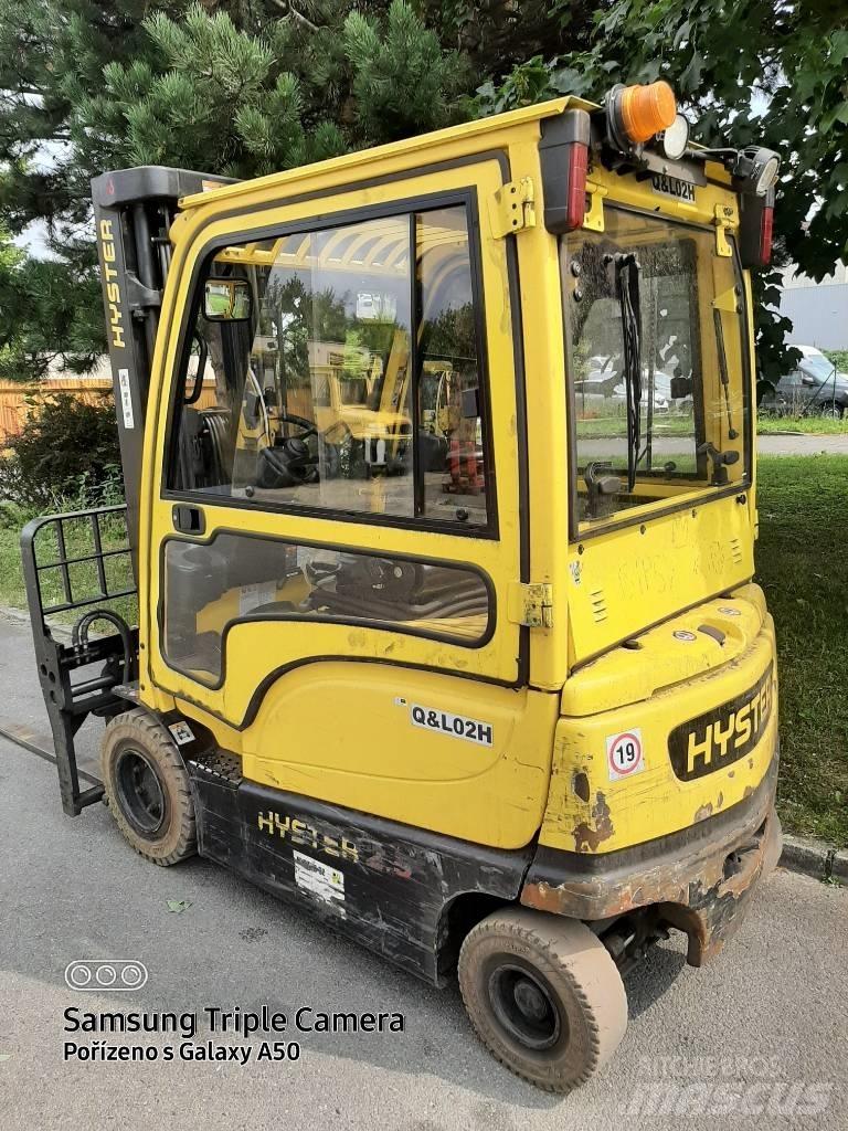 Hyster J2.5XN MWB Electric forklift trucks