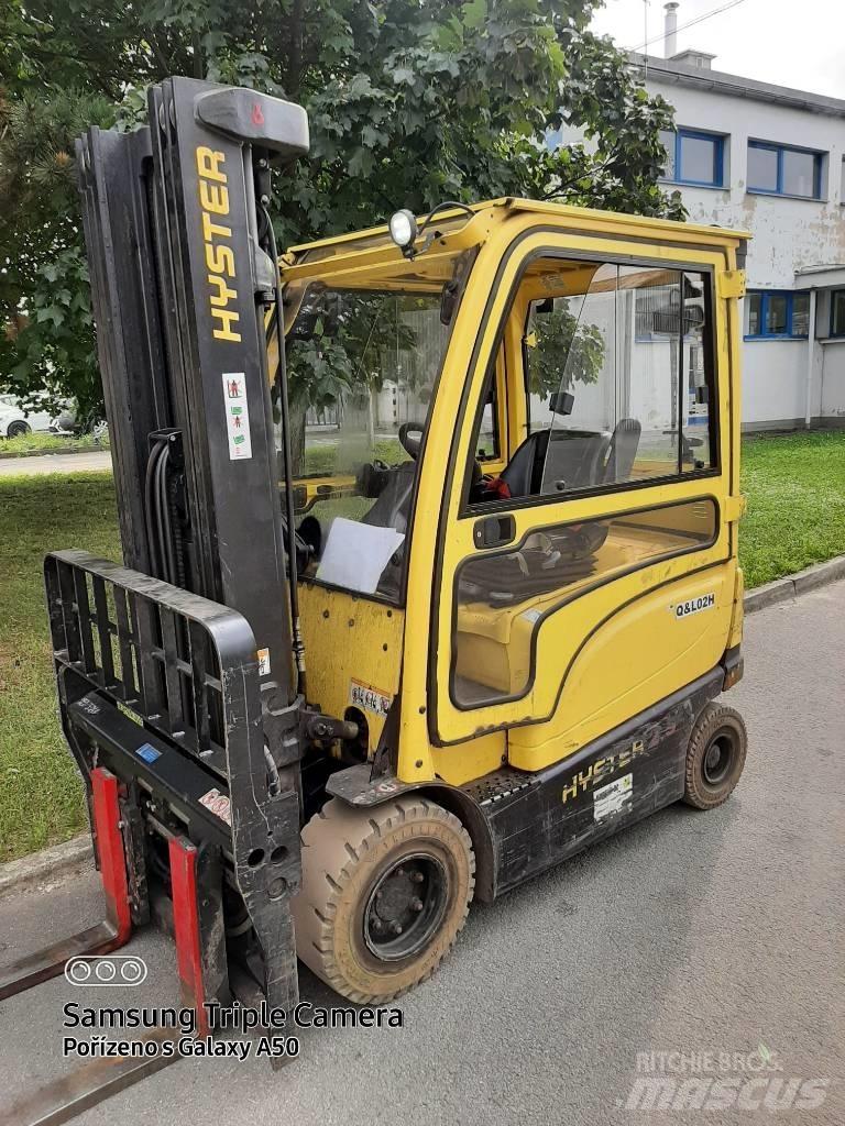 Hyster J2.5XN MWB Electric forklift trucks