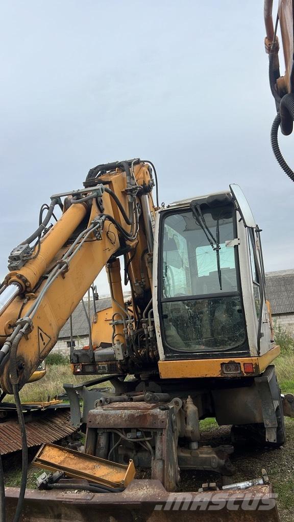 Liebherr A 900 C Hydraulics