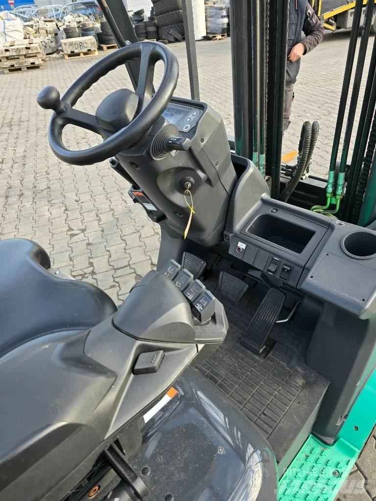 Mitsubishi FG 15 NT LPG trucks