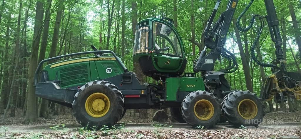 John Deere 1070G Harvesters
