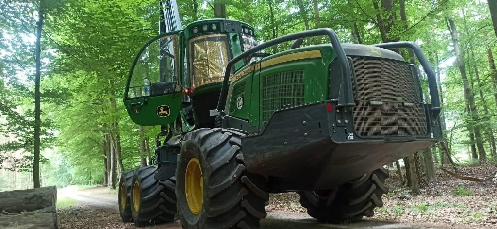 John Deere 1070G Harvesters