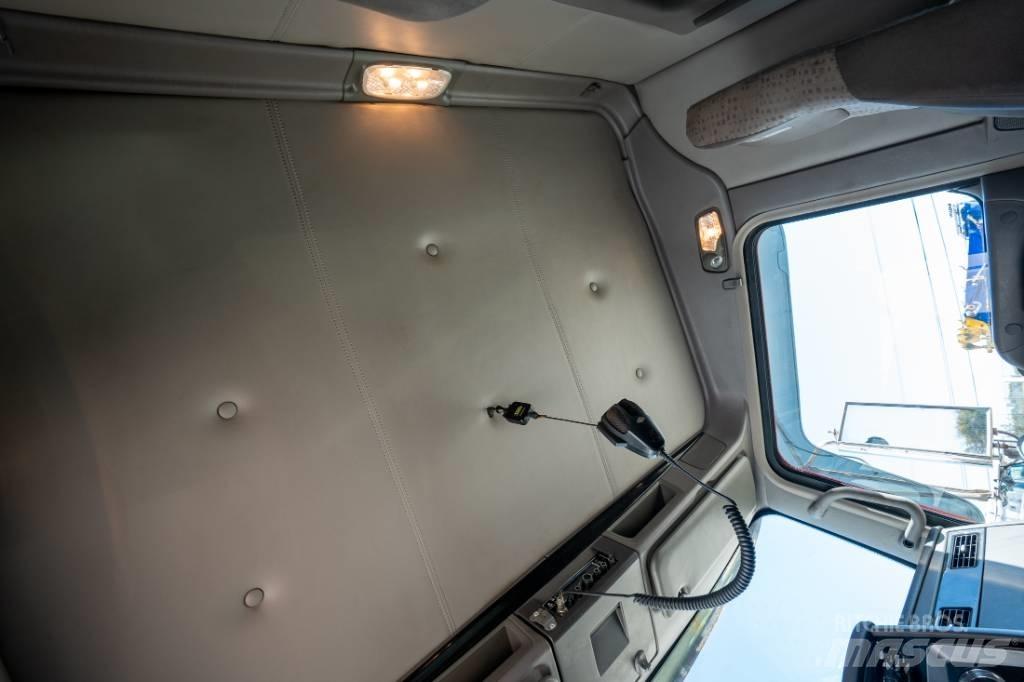Kenworth W 900 Prime Movers