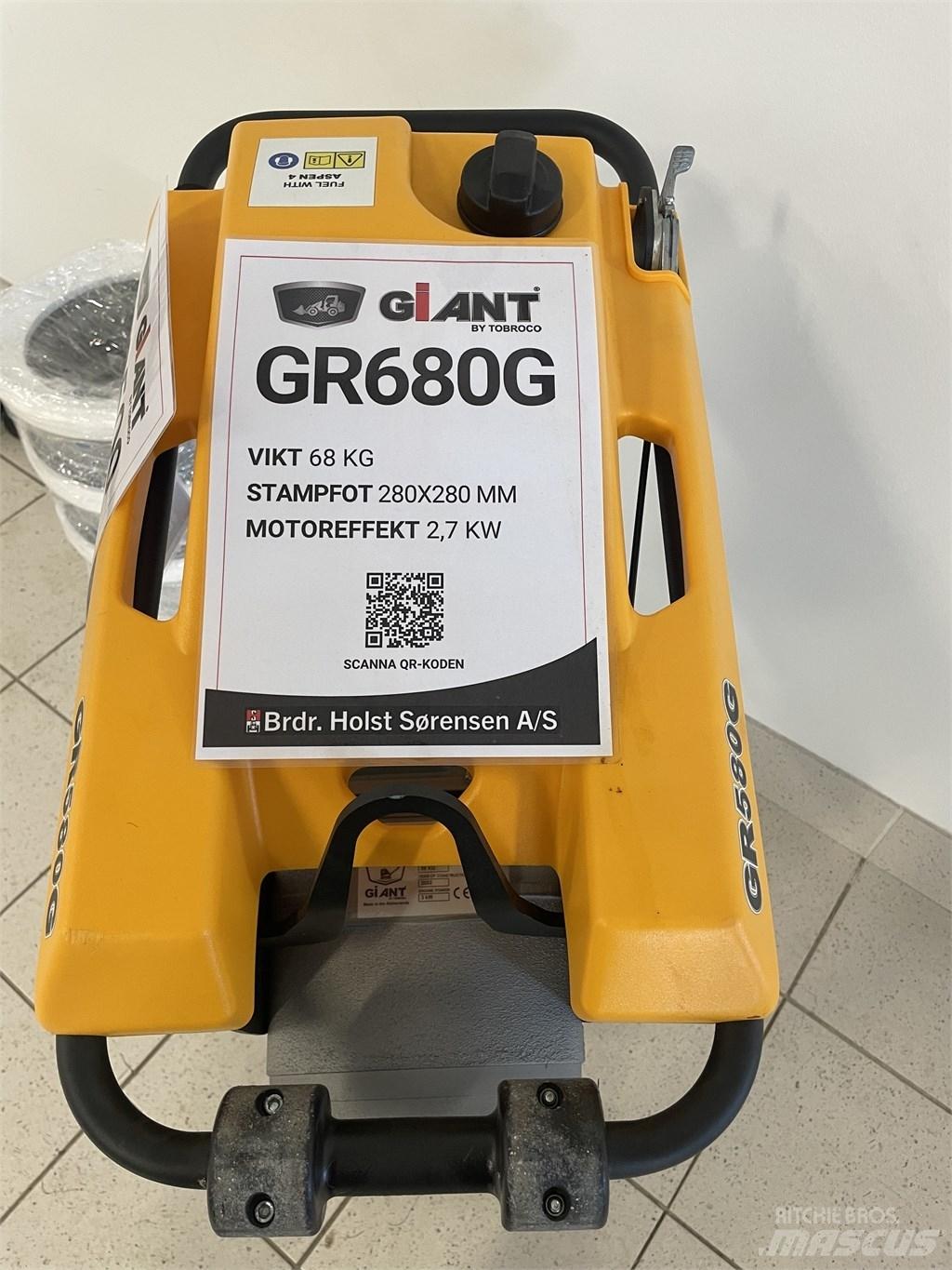 GiANT GR580G Tampers
