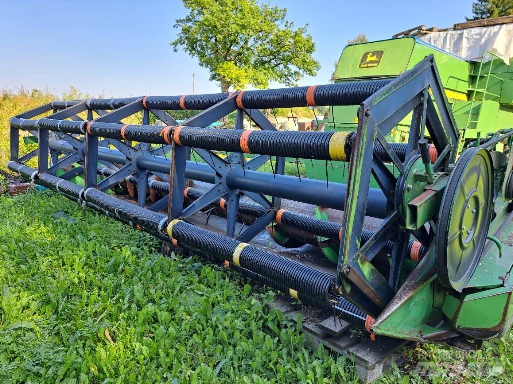 John Deere 1174 Combine harvesters