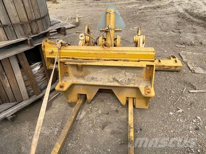 CAT 140 H Ripper Other components