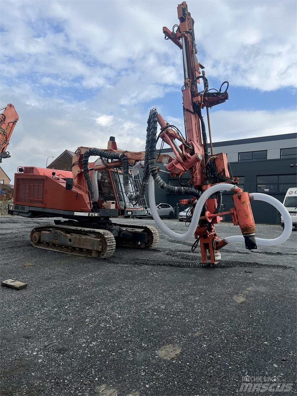Sandvik DQ 500 Surface drill rigs