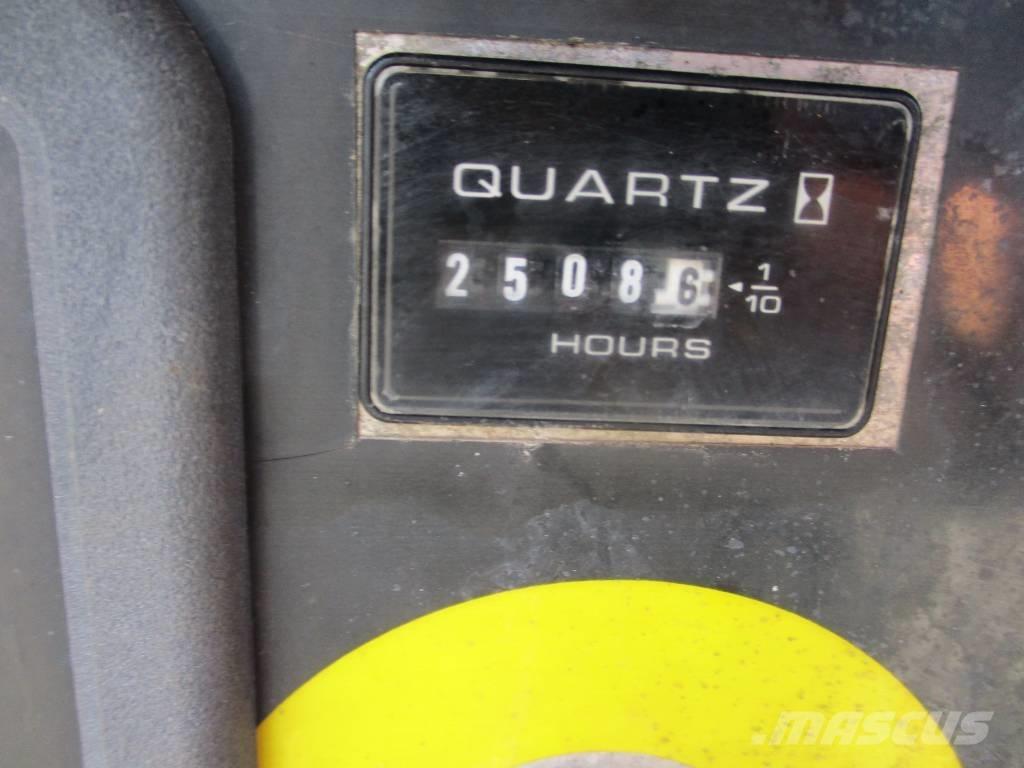 JLG 340 AJ (511) Compact self-propelled boom lifts