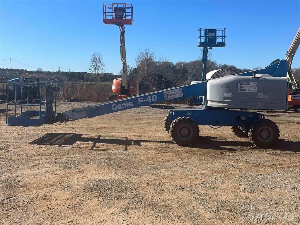 Genie S-40 Telescopic boom lifts