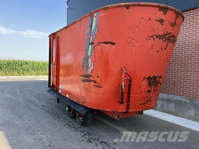 Peecon 24m³ Feed mixer