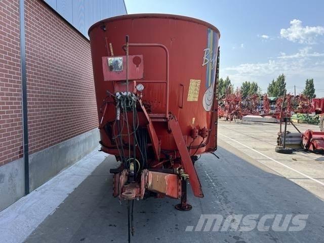 Peecon 24m³ Feed mixer