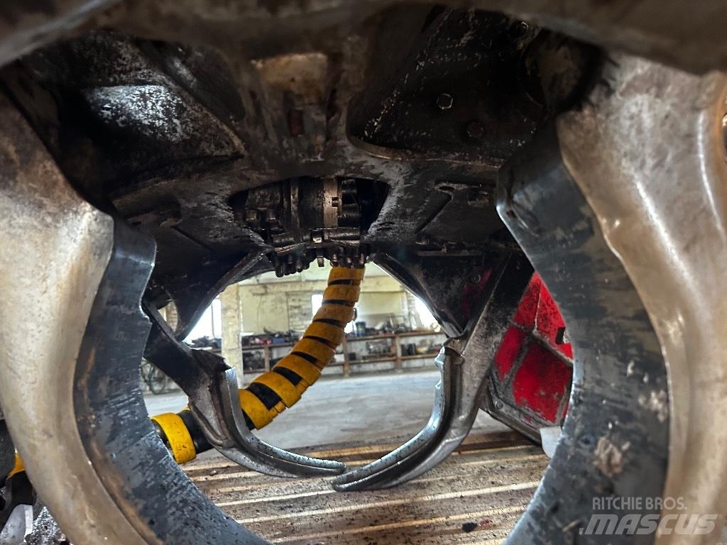Komatsu C144 Harvester heads