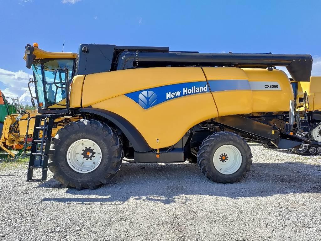 New Holland CX 8090 Combine harvesters