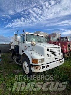 Freightliner FC 80 Sweeper trucks