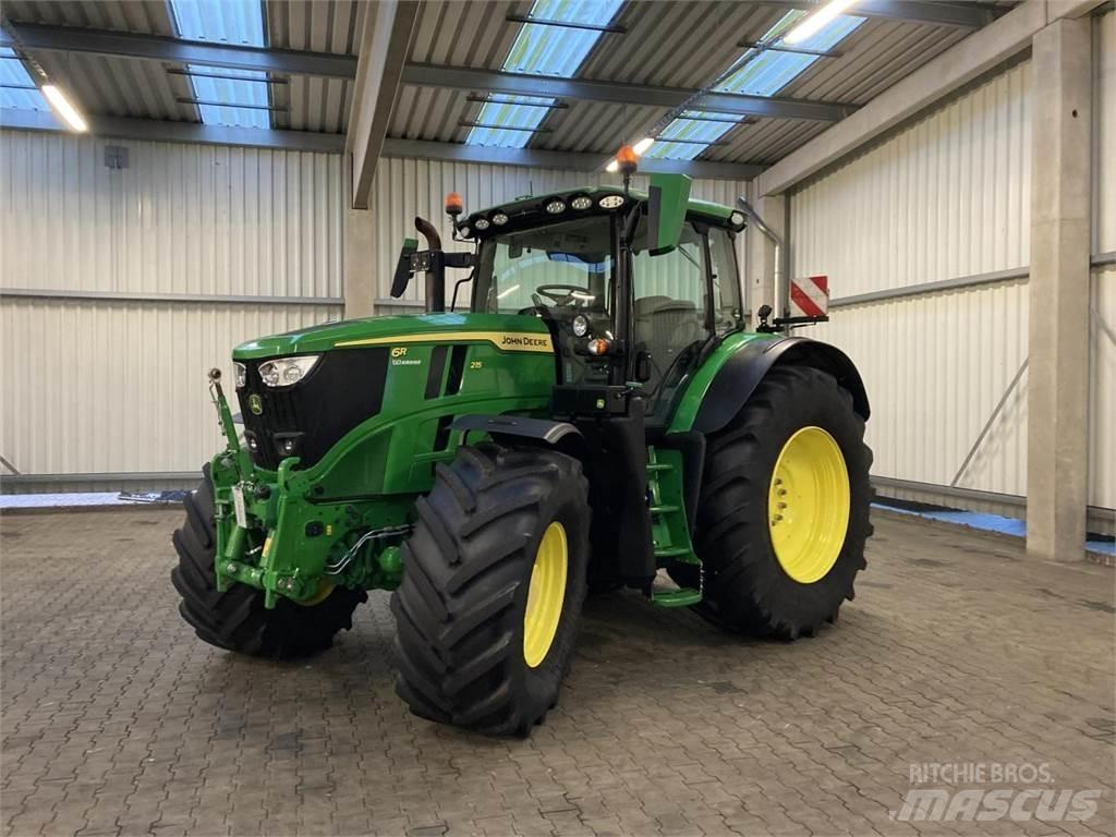 John Deere 6R 215 Tractors