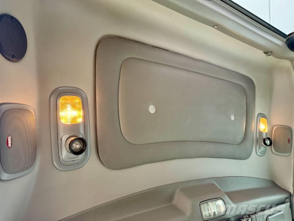 Peterbilt 389 Prime Movers