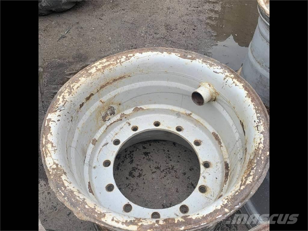 Gremo 1350 24x26,5 Tyres, wheels and rims