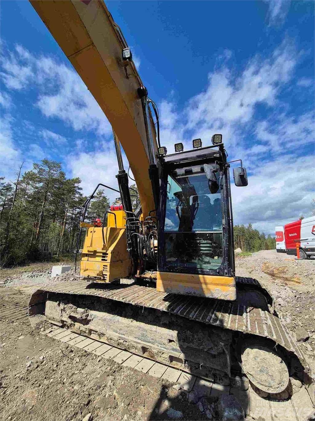 CAT 325FLCR Crawler excavators