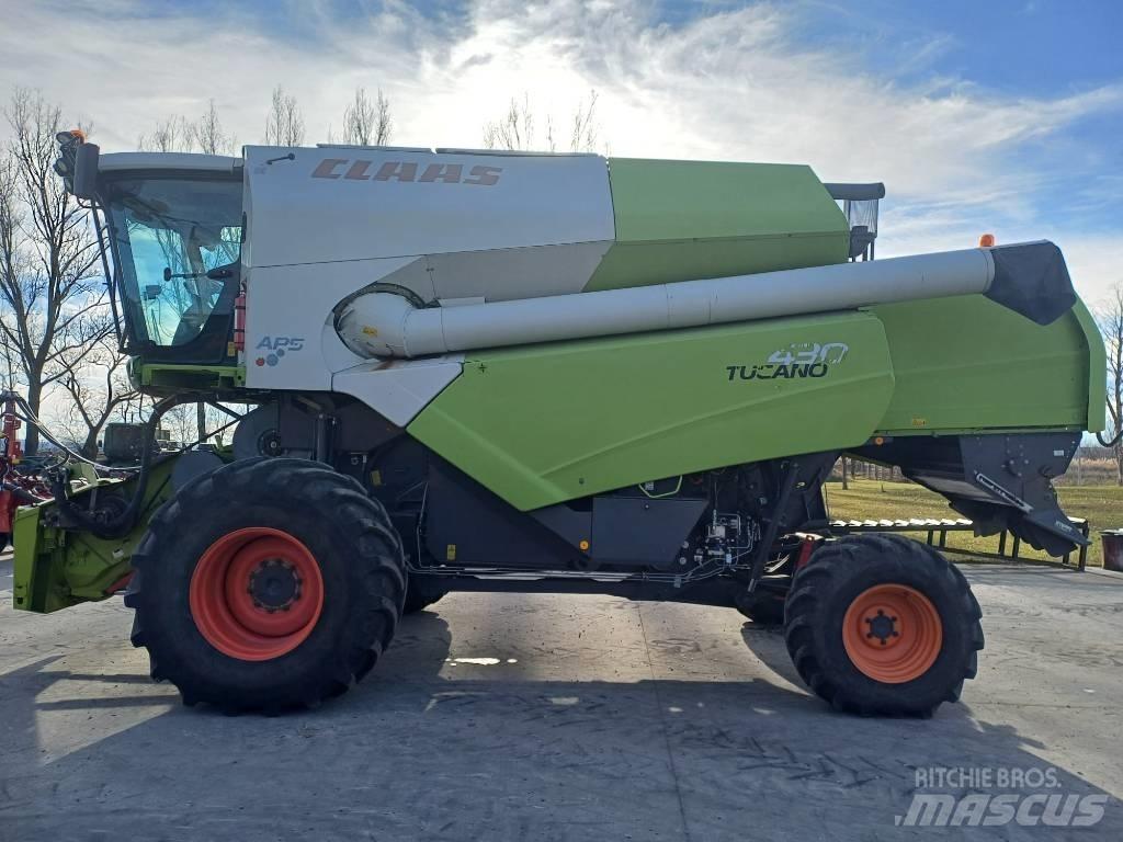CLAAS Tucano 430 Combine harvesters