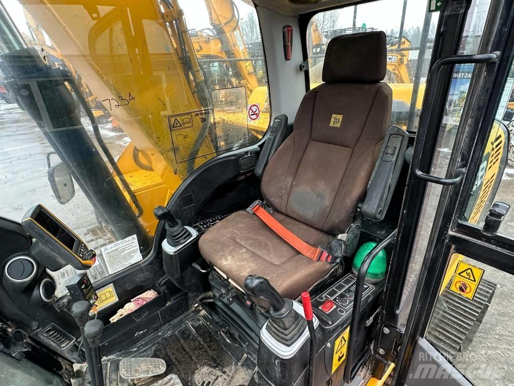 JCB JS 130 LC Crawler excavators