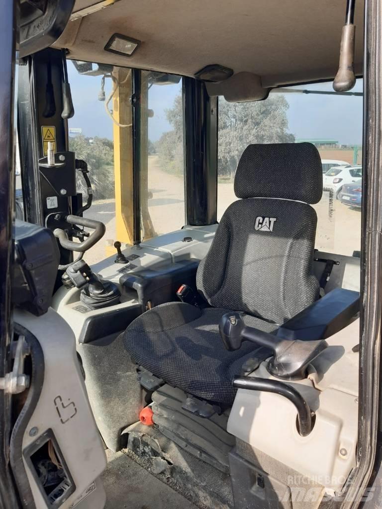 CAT D6N LGP Crawler dozers