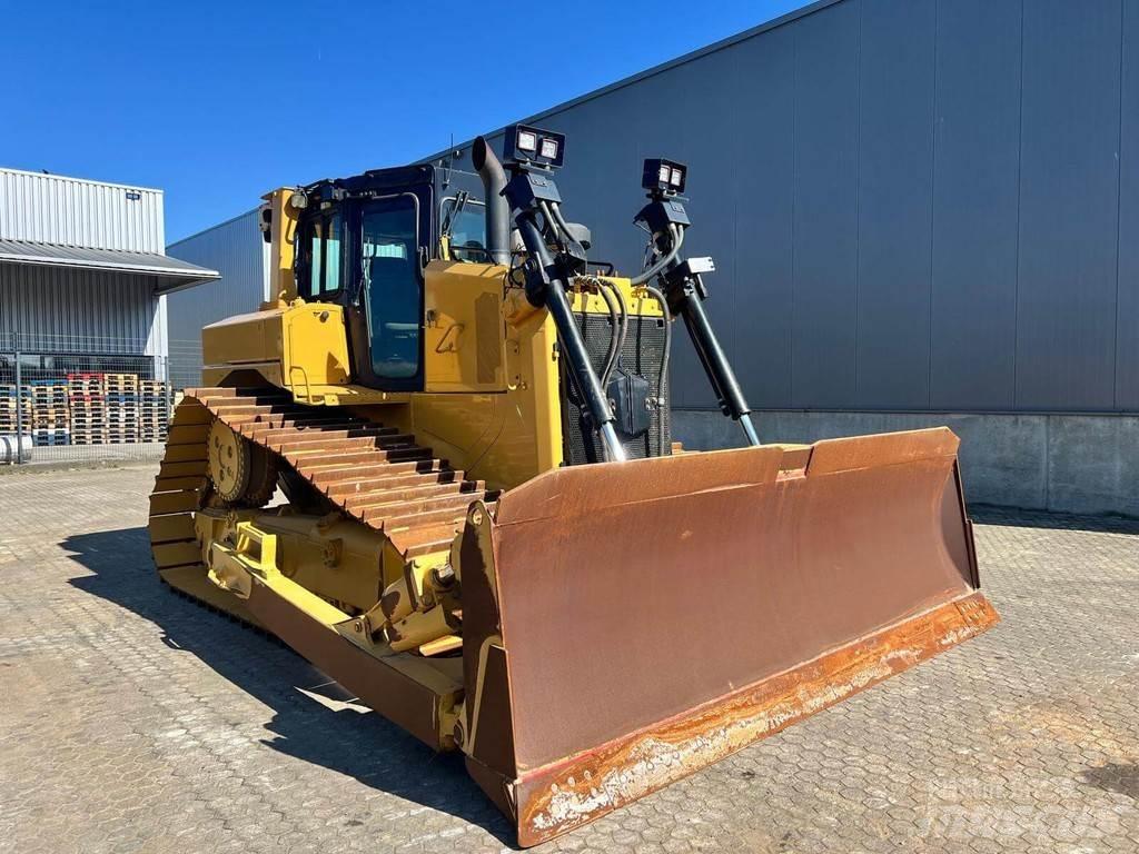 CAT D6T LGP Crawler dozers