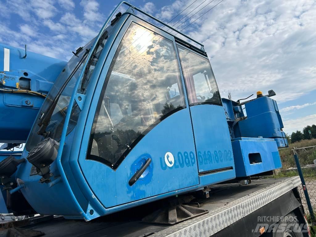 Grove GMK 3055 All terrain cranes