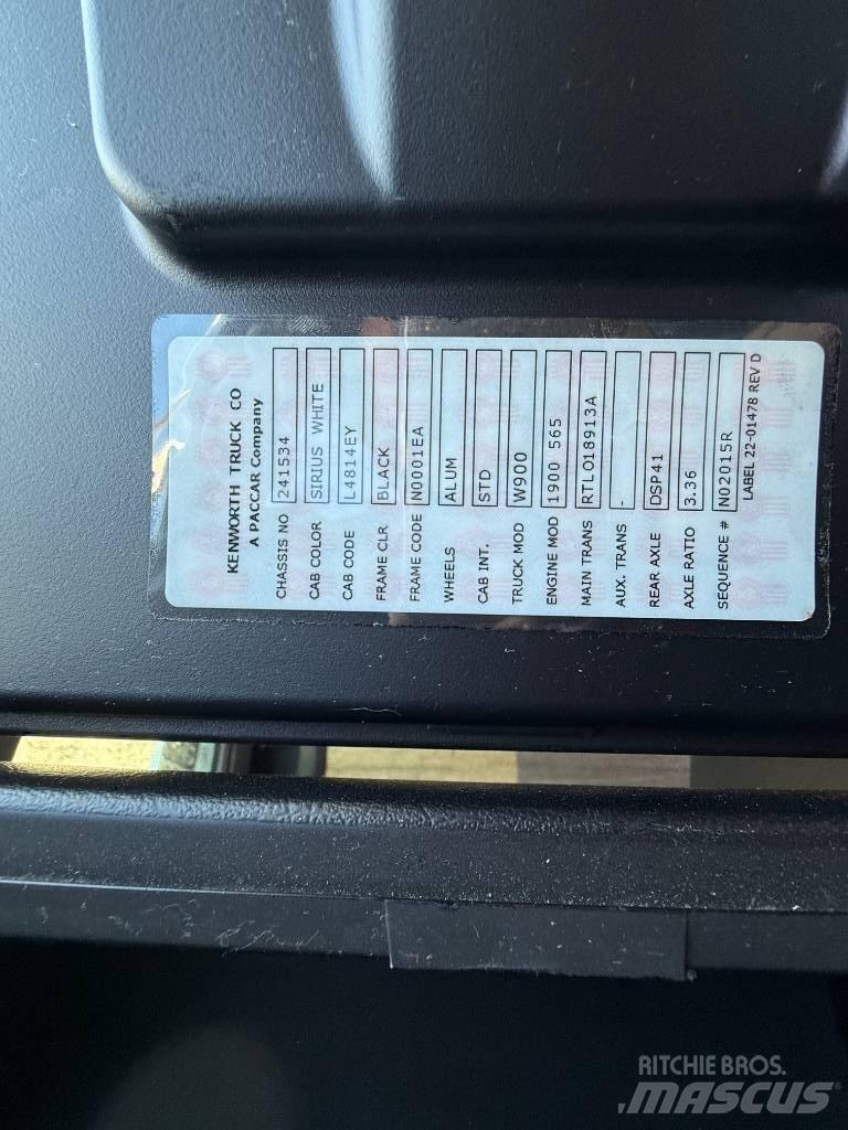 Kenworth W 900 Prime Movers