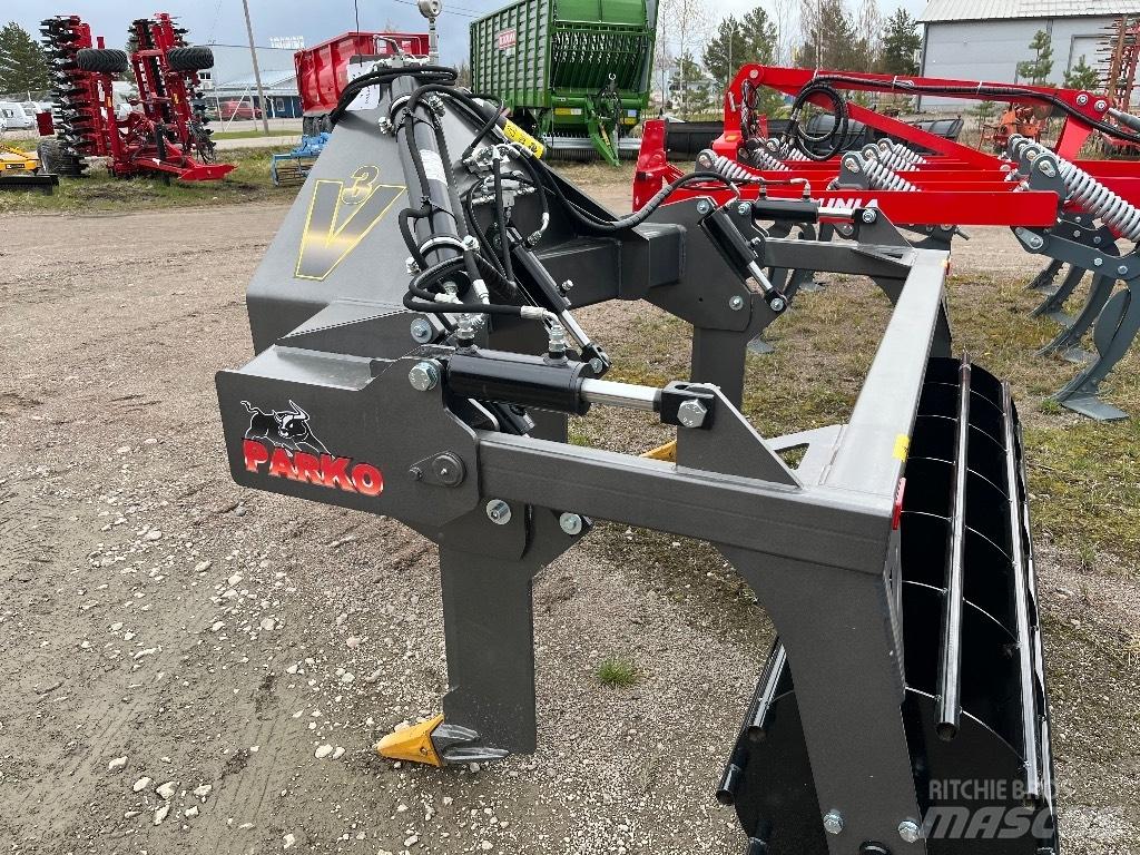 Parko V3 Chisel ploughs