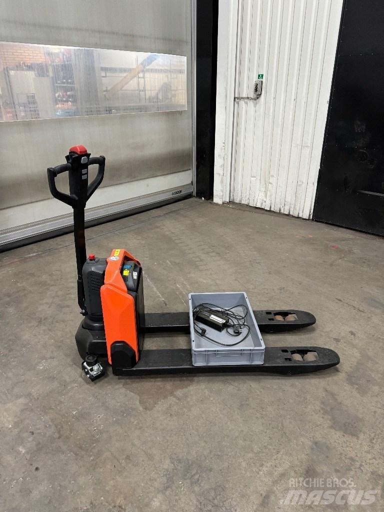 Toyota LHE130 Low lifter