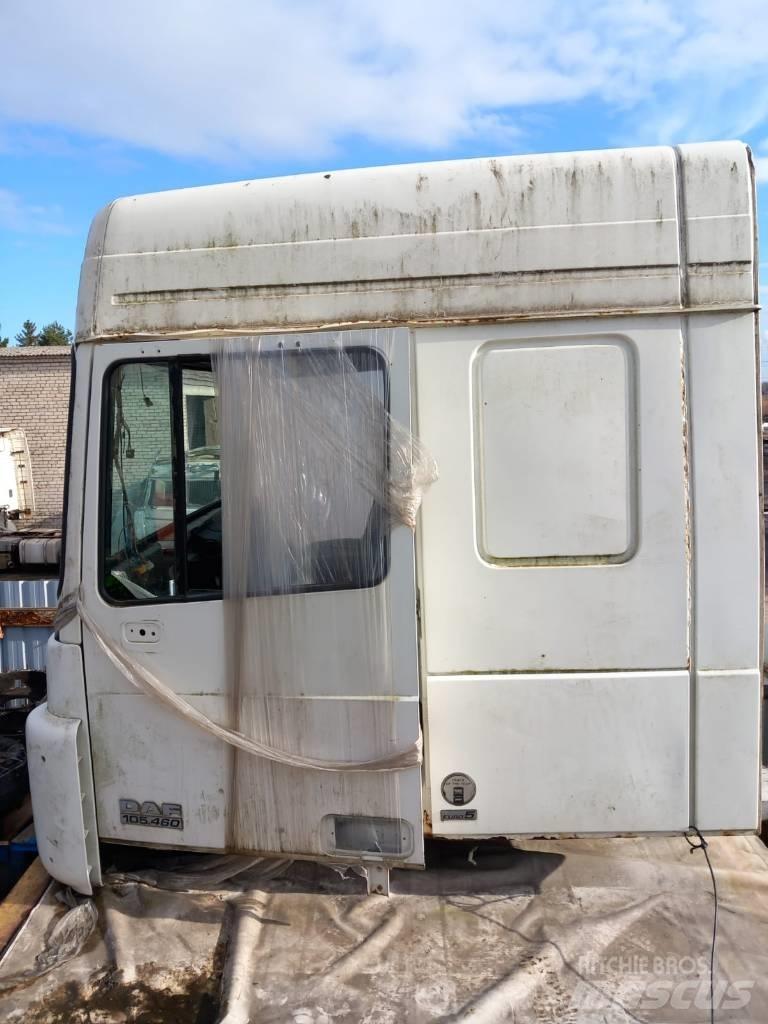 DAF XF105.460 Cabins and interior