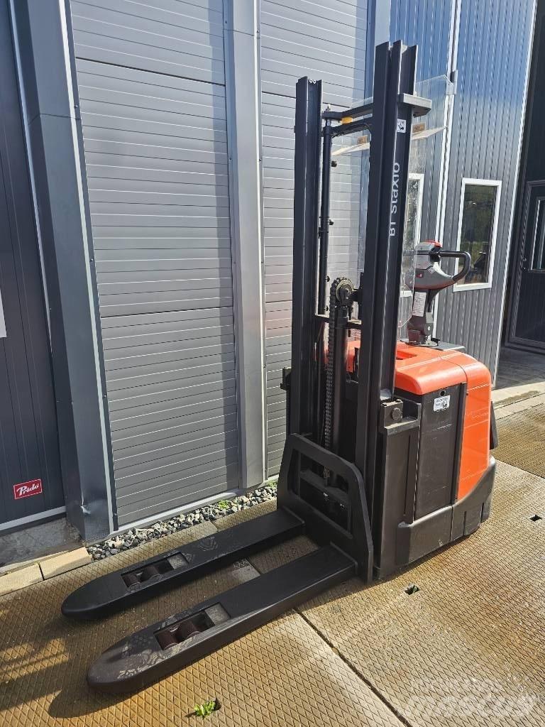 BT SPE 125 4150mm Pedestrian stacker