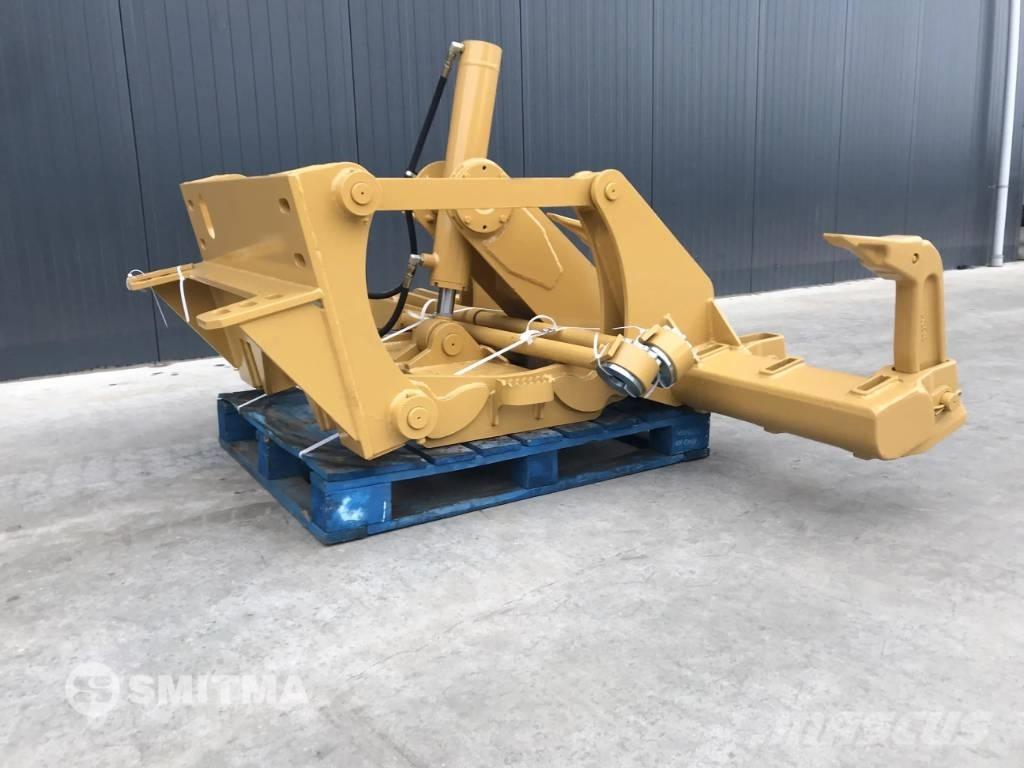 CAT 140H Scarifiers