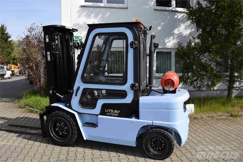 Utilev UT 30 LPG trucks