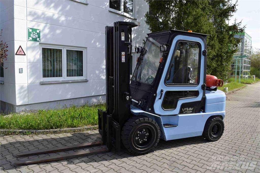 Utilev UT 30 LPG trucks