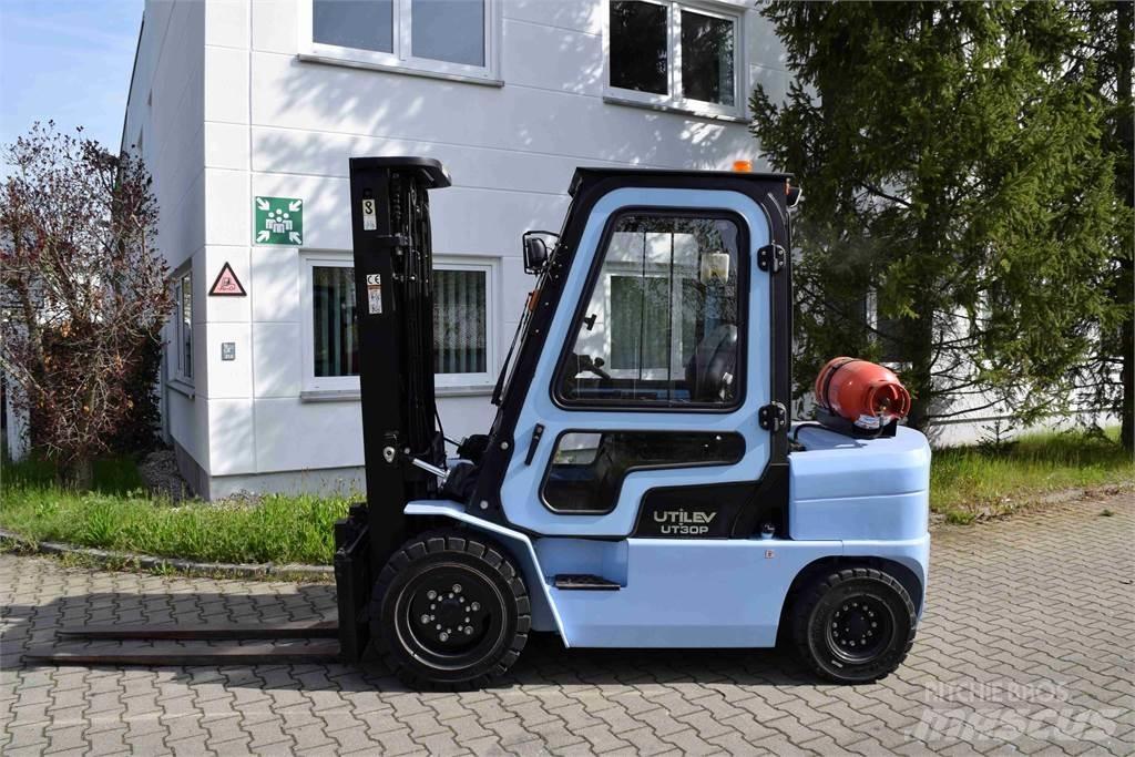 Utilev UT 30 LPG trucks