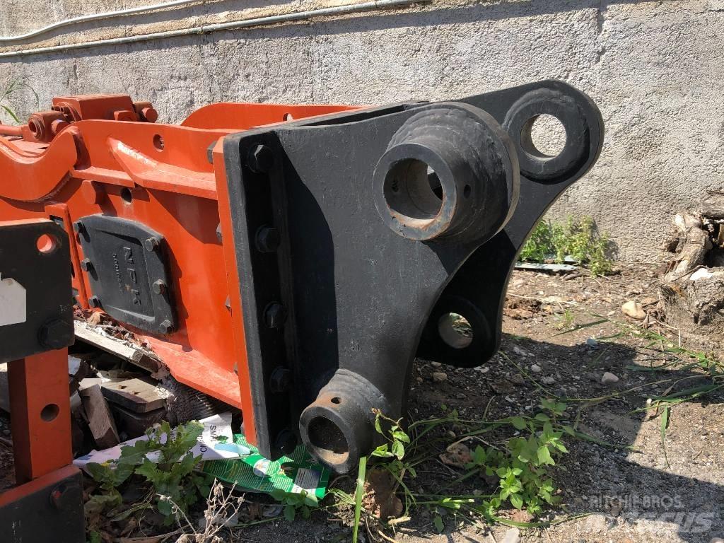 NPK E-210 C Hammers / Breakers
