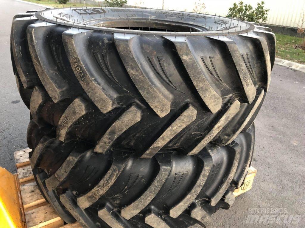 BKT 425/75R20 Tyres, wheels and rims