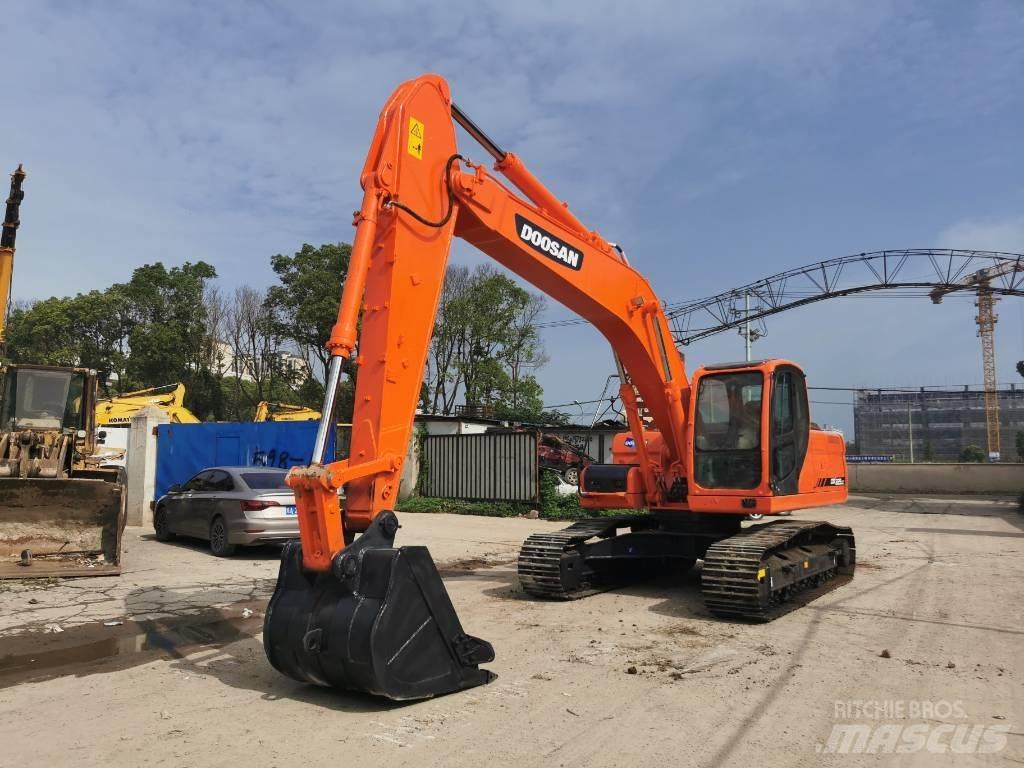 Doosan DX225LC Crawler excavators
