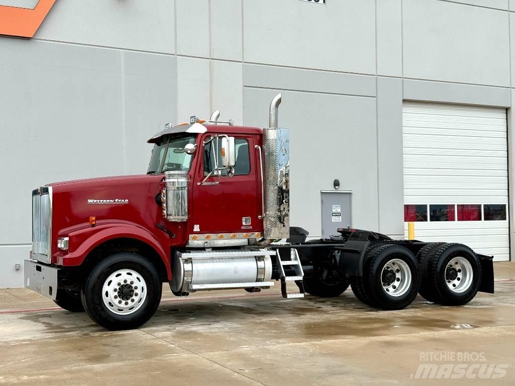 Western Star 4900 Prime Movers