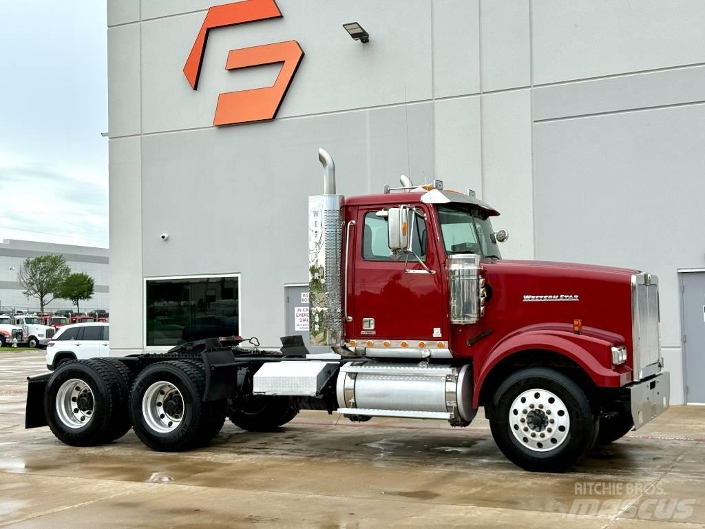 Western Star 4900 Prime Movers