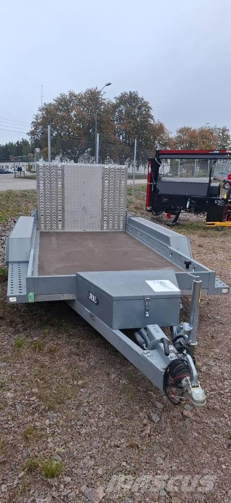 Lorries TPM35 Low loaders