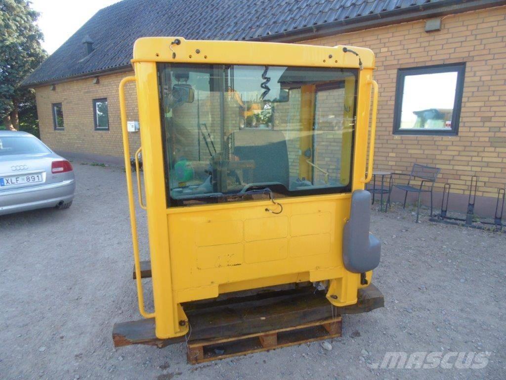 Volvo L 150 E Cabins and interior