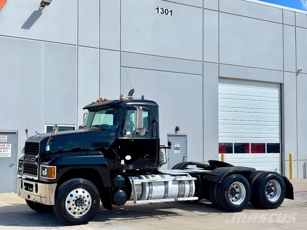 Mack Pinnacle Prime Movers