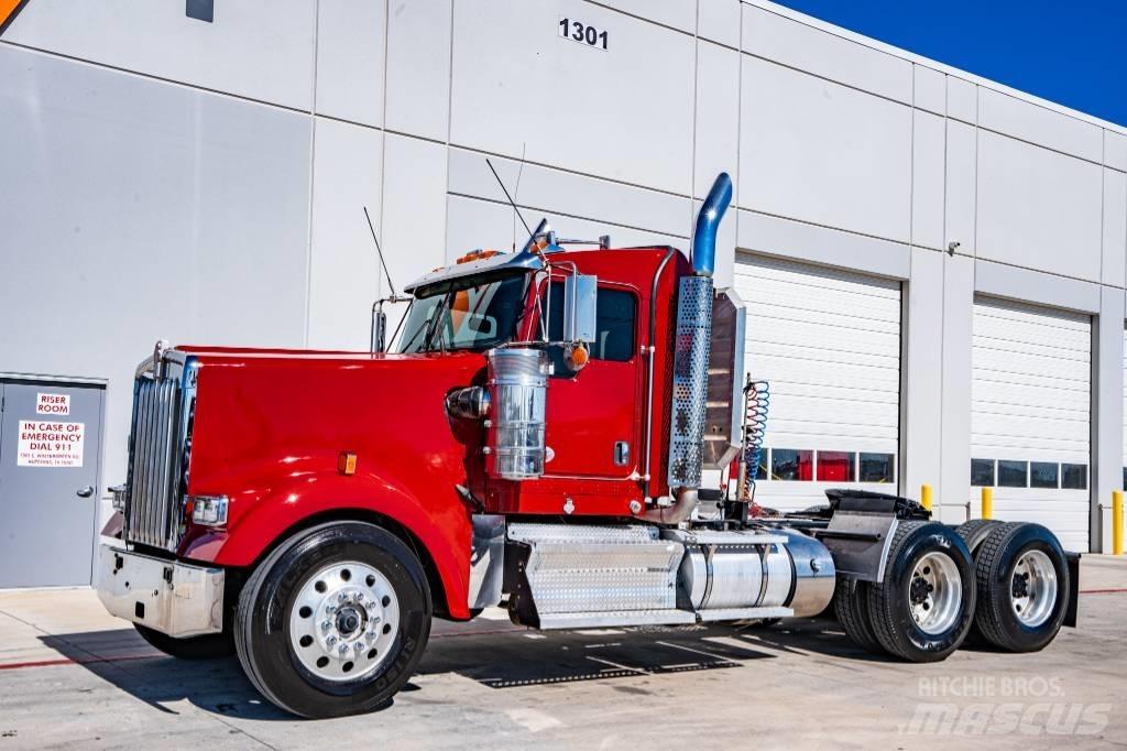 Kenworth W 900 Prime Movers