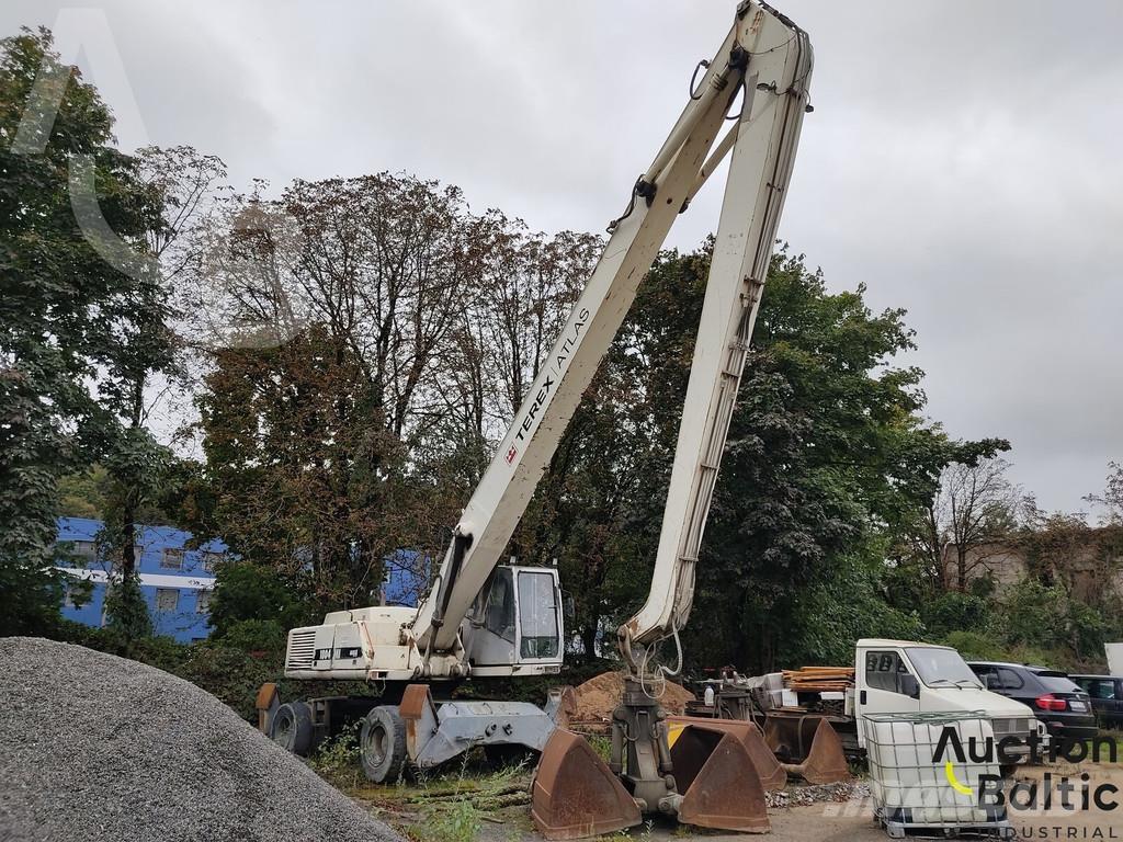 Atlas 1804 MI Long reach excavators