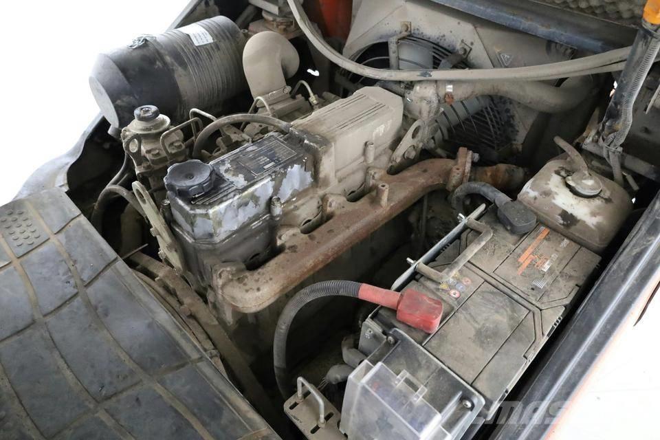 Nexen FDE-30 Diesel trucks