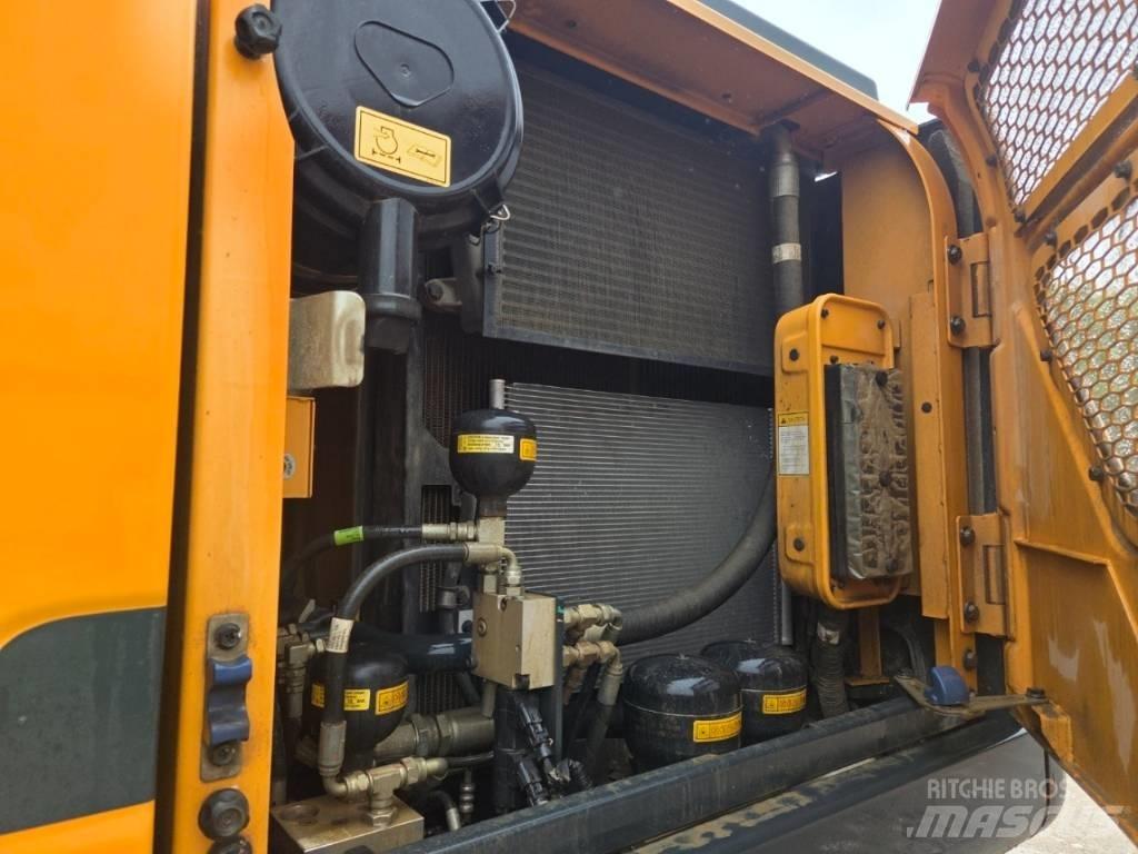 Hyundai HW 145 Wheeled excavators